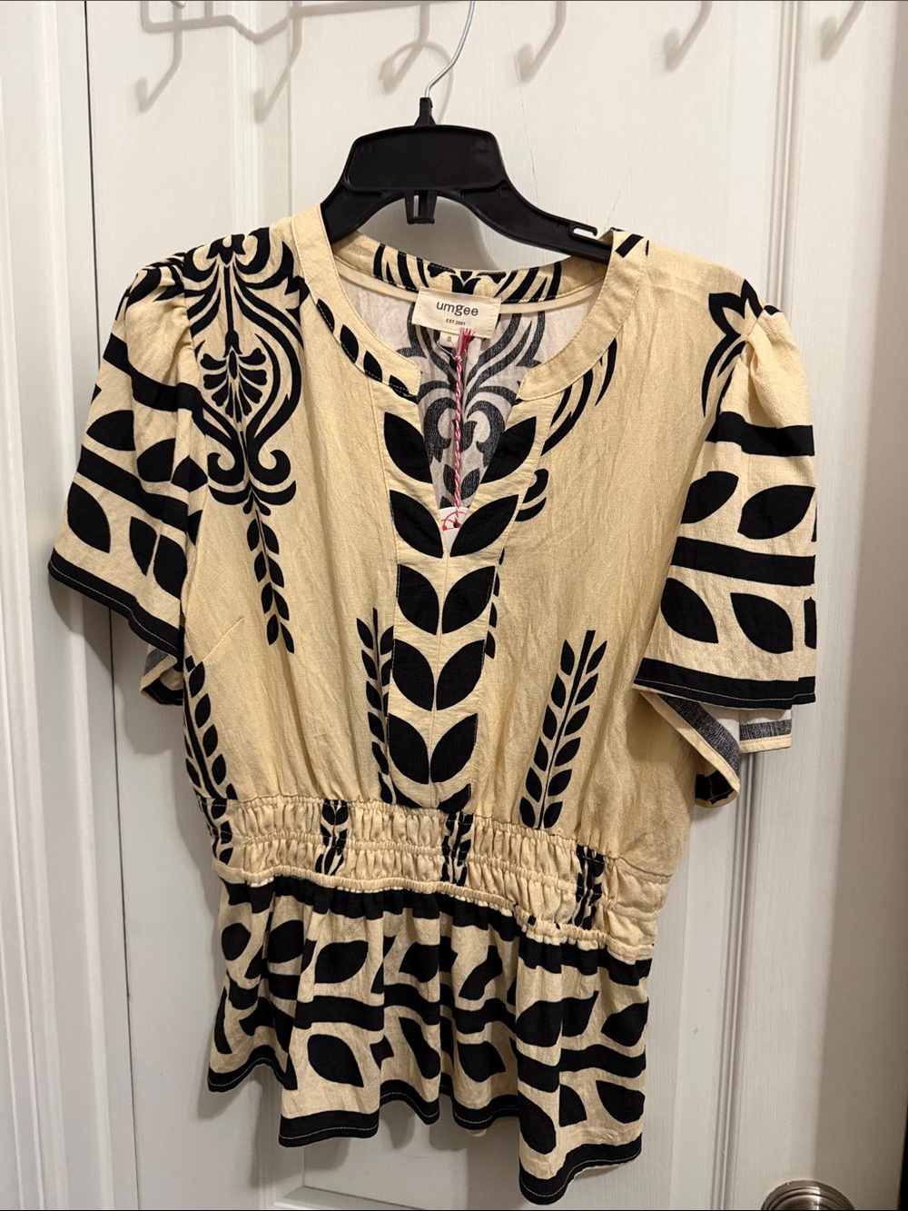 Umgee Black & Cream Botanical Peplum Blouse